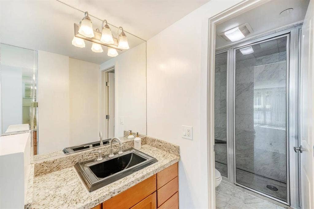 6 BR in Los Angeles
