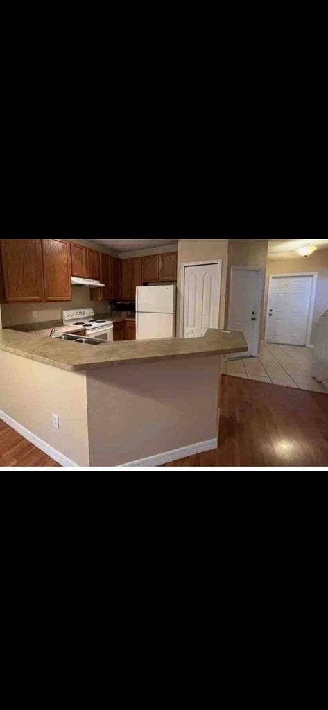 Bedroom w/bathroom private