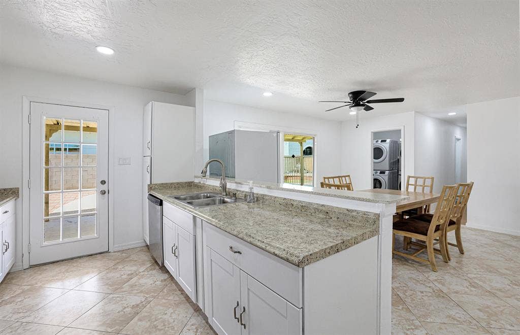 8 BR in Phoenix