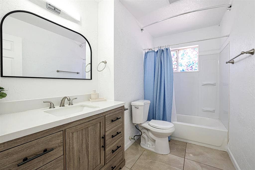 8 BR in Phoenix