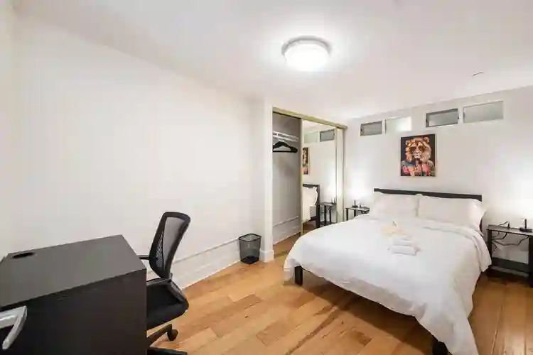 6 BR in Los Angeles