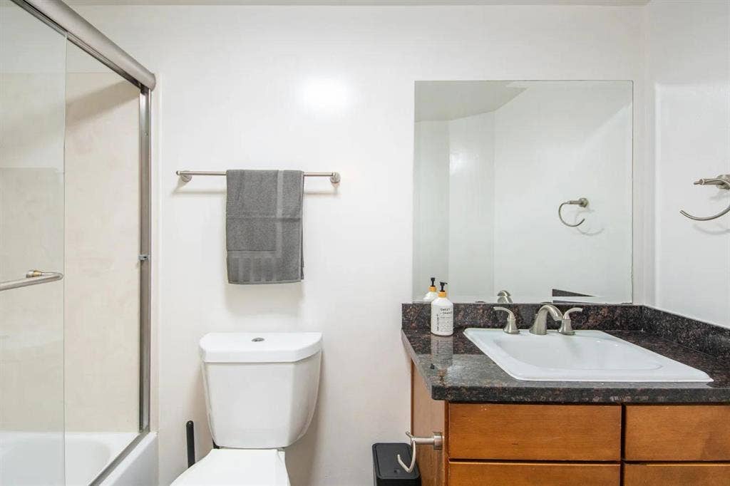 6 BR in Los Angeles