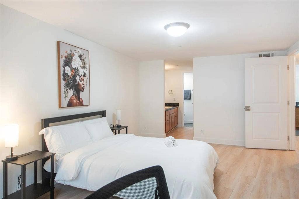 6 BR in Los Angeles