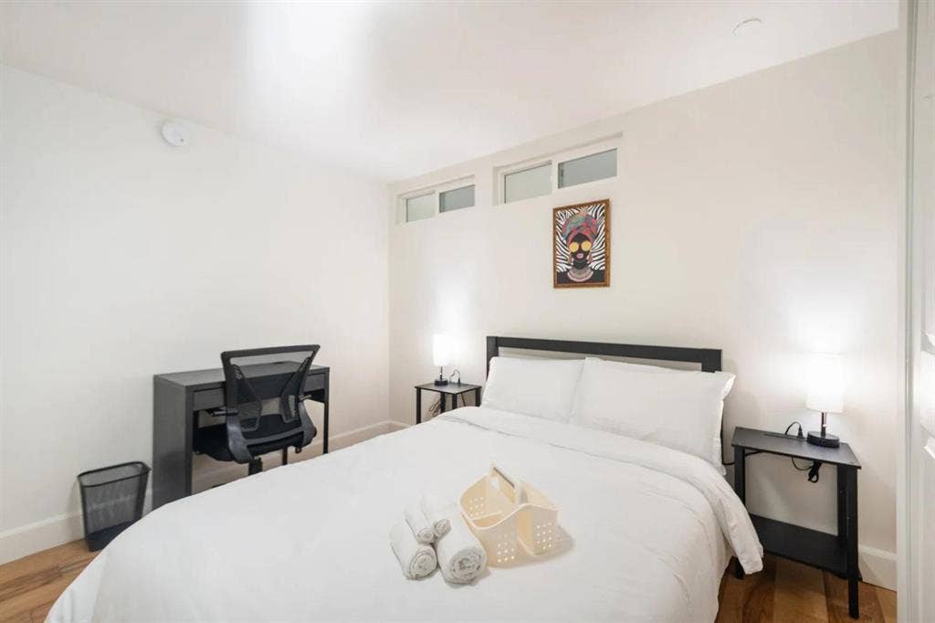 6 BR in Los Angeles
