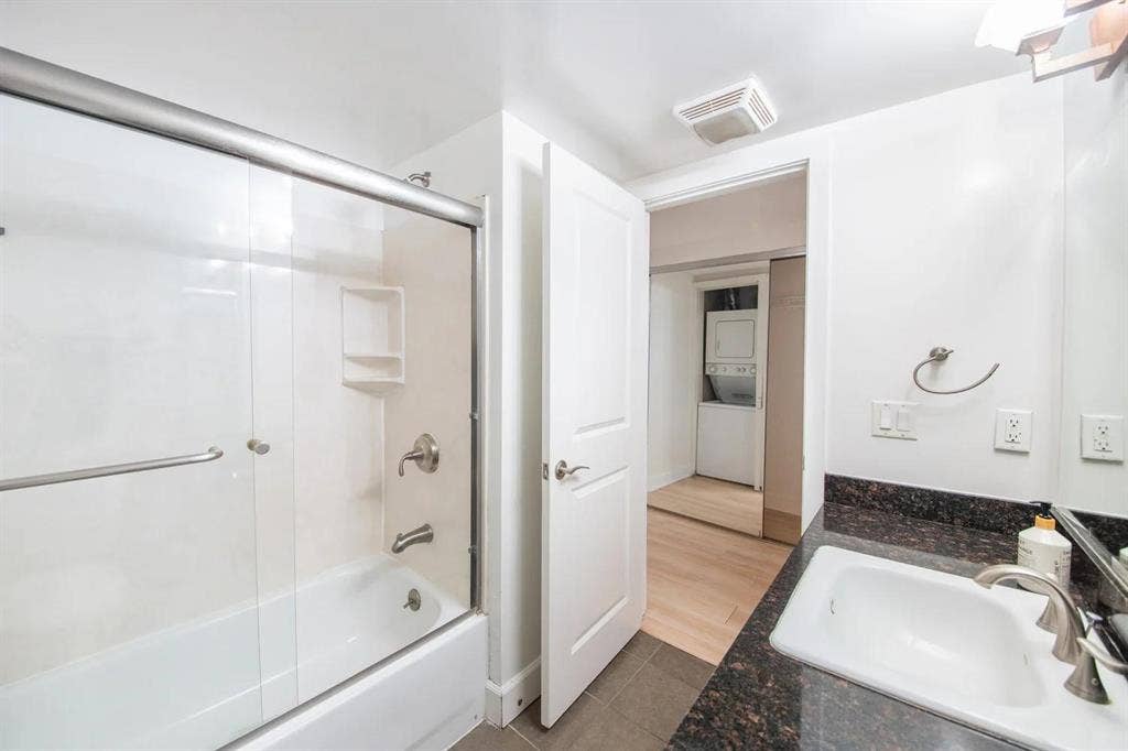 6 BR in Los Angeles