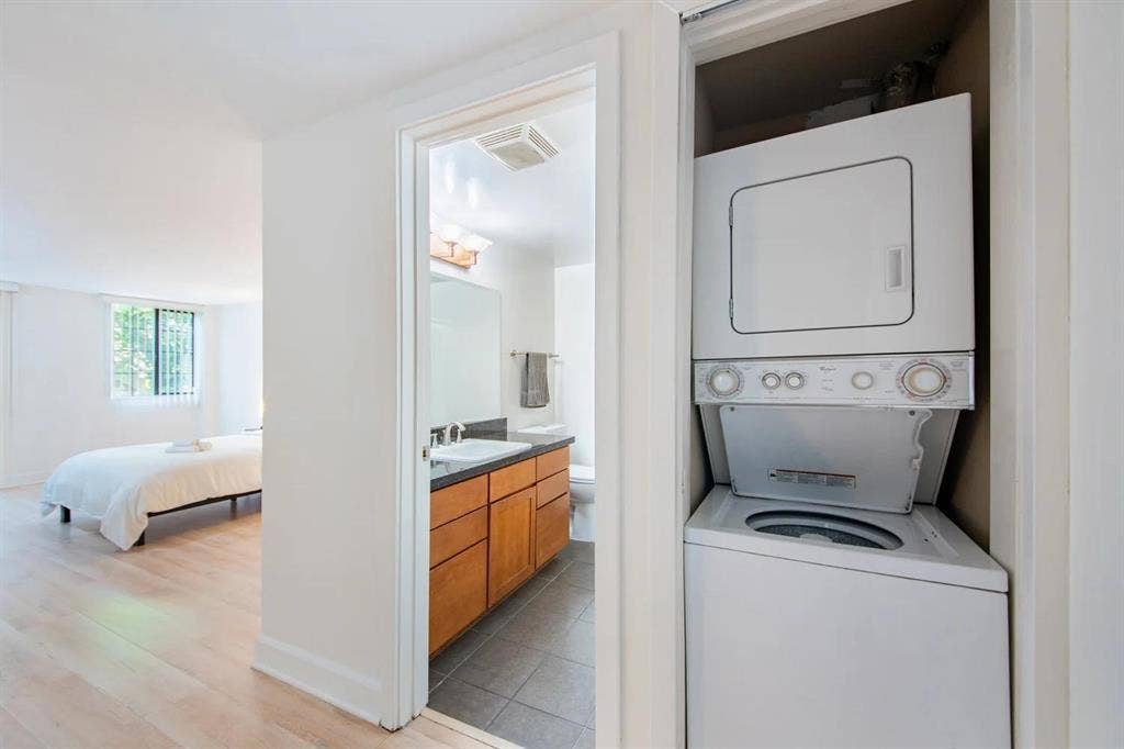 6 BR in Los Angeles