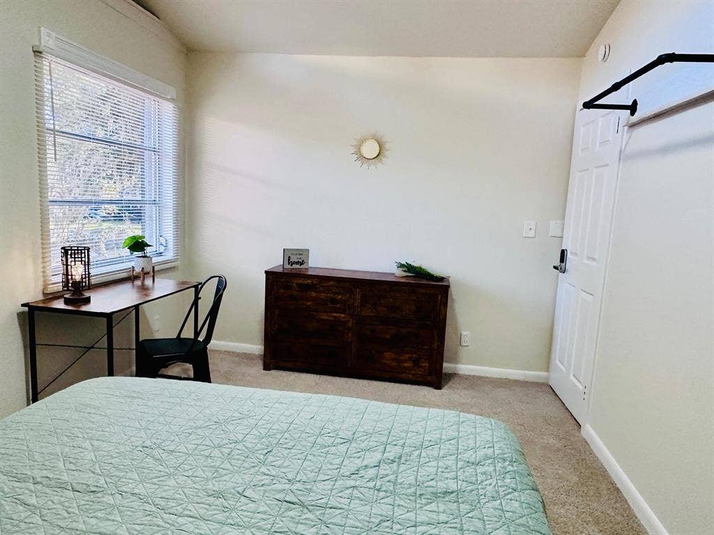 6 BR in Jacksonville