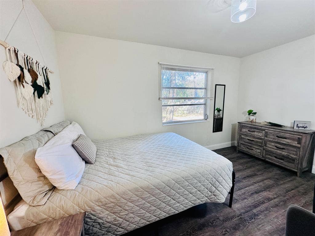 6 BR in Jacksonville