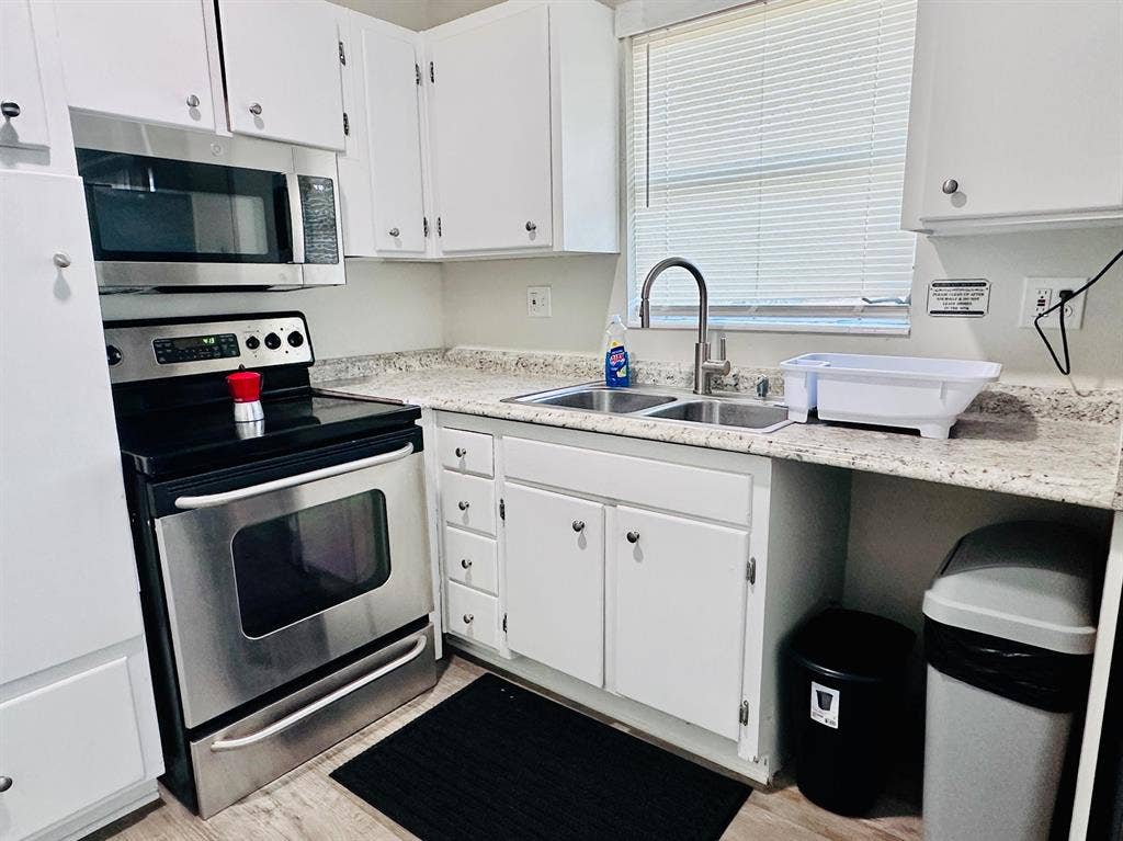 6 BR in Jacksonville