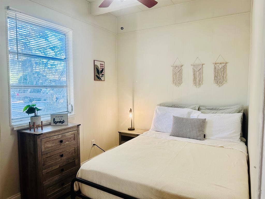 6 BR in Jacksonville