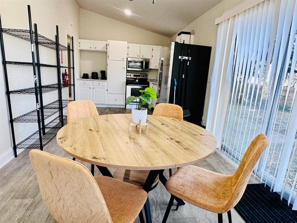 6 BR in Jacksonville