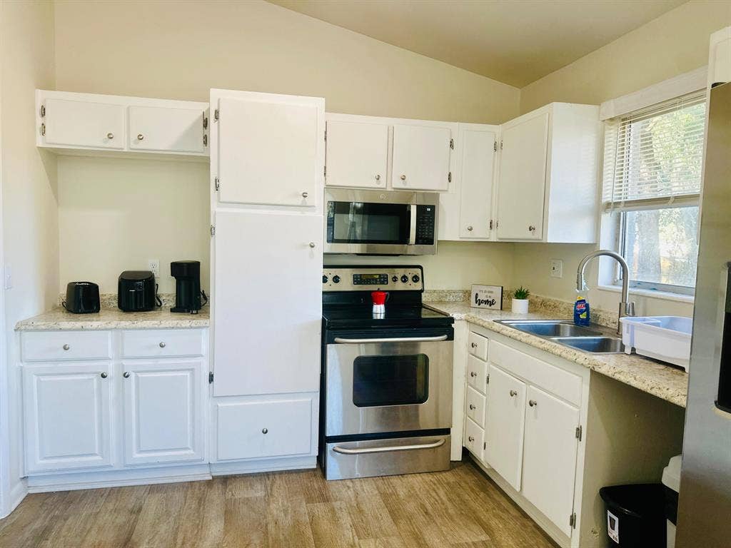 6 BR in Jacksonville