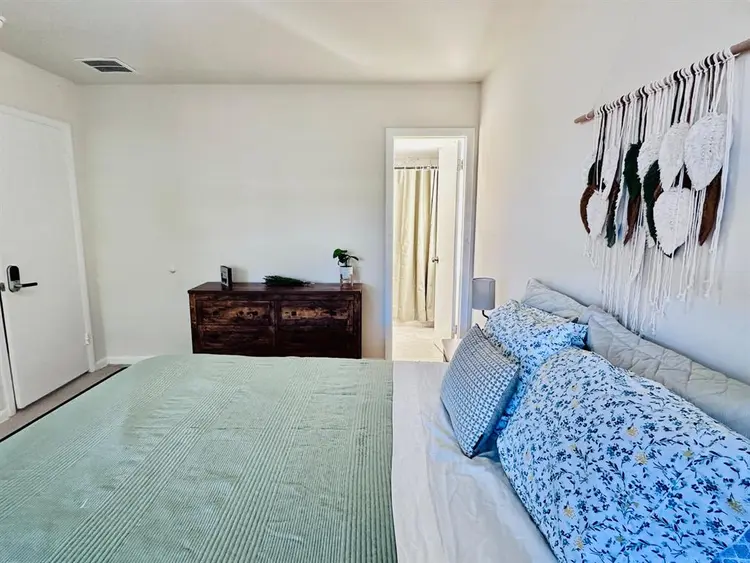 6 BR in Jacksonville