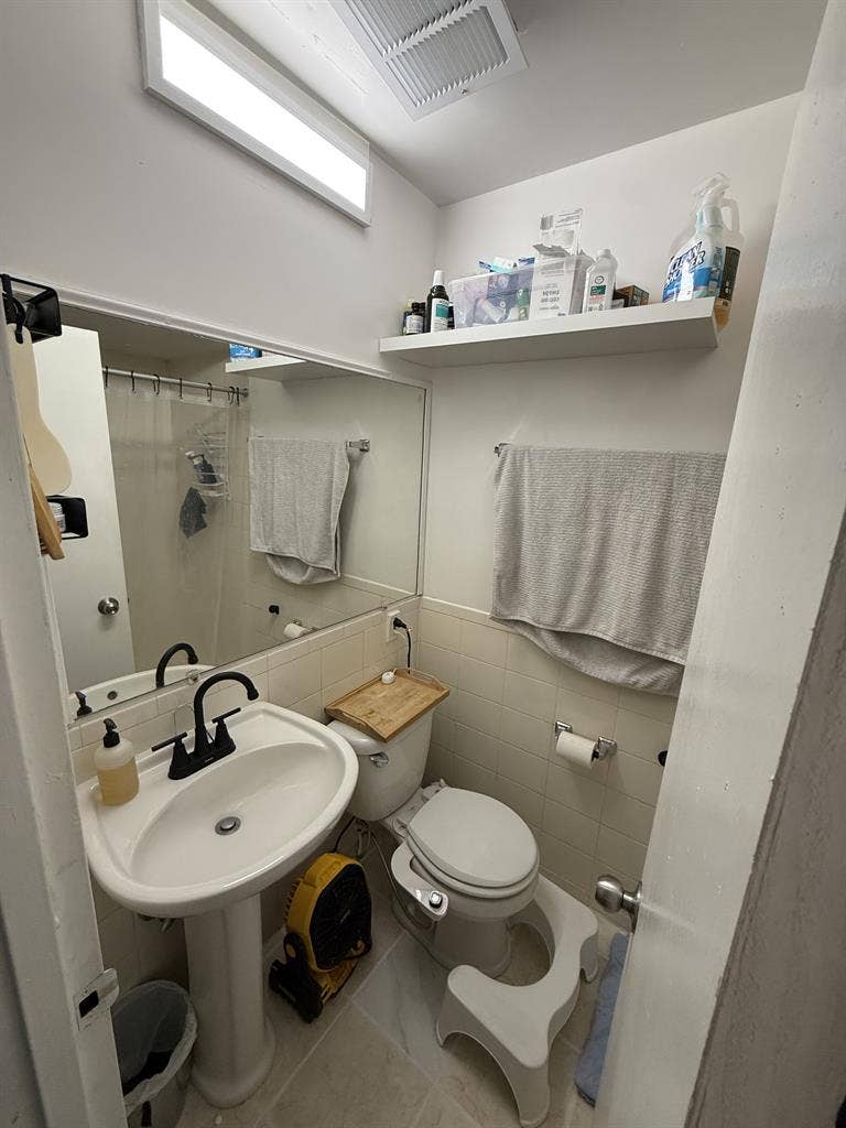 Bedroom and private bathroom
