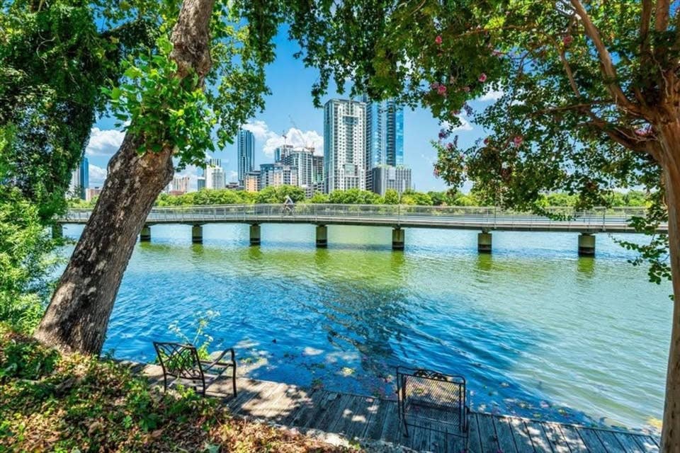 Lake Life - 2 Room and Private Bath