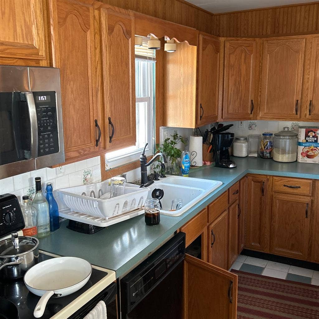 Master bedroom for rent.