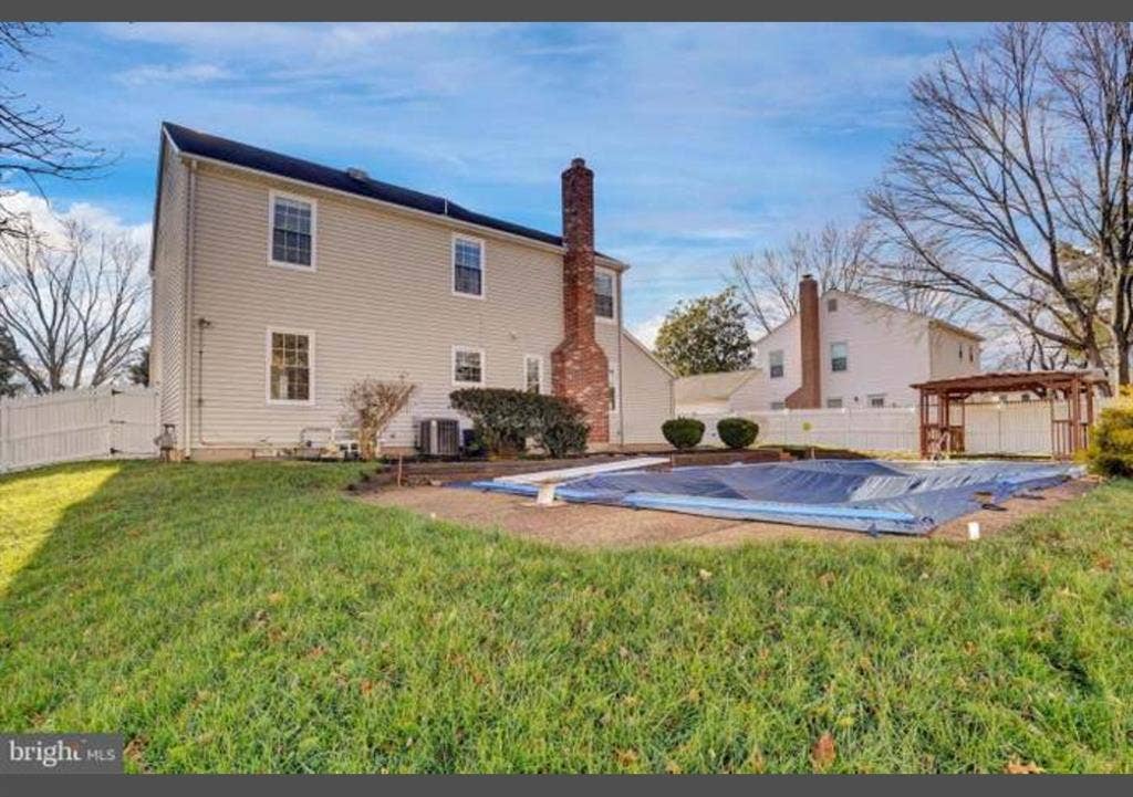 Spacious Room for Rent