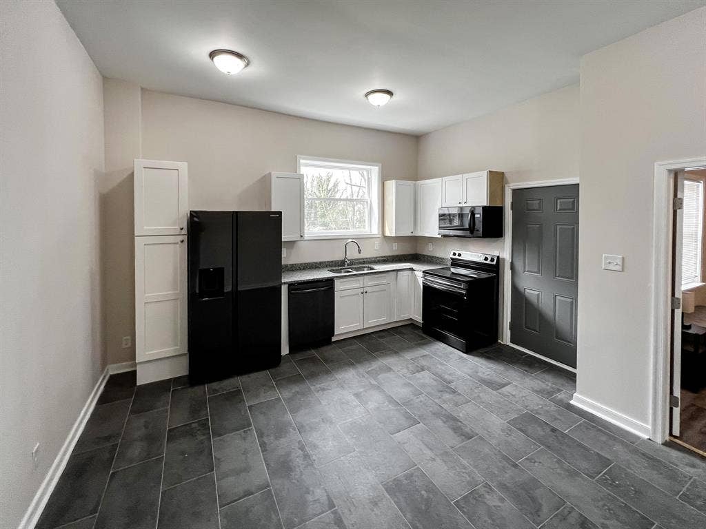 9 BR in Richmond