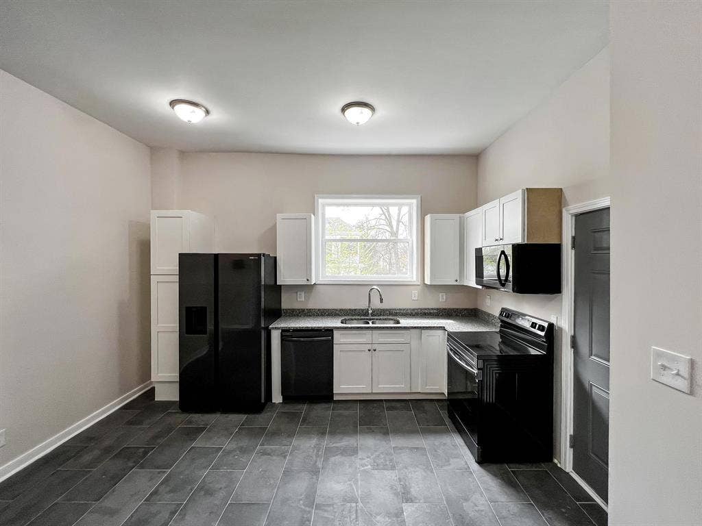 9 BR in Richmond