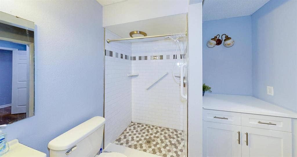 7 BR in Lakeland