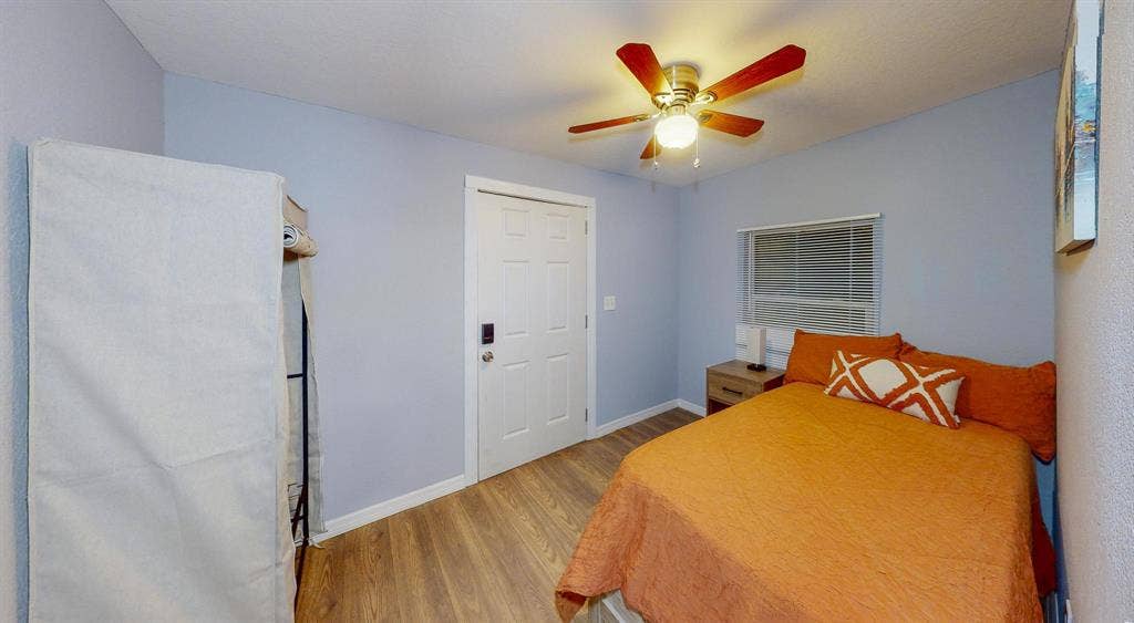 7 BR in Lakeland