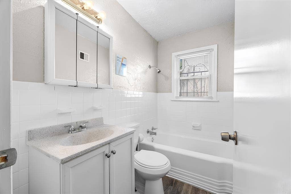 8 BR in Kansas City