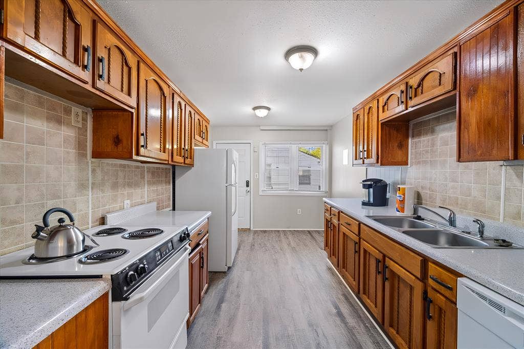 8 BR in Kansas City
