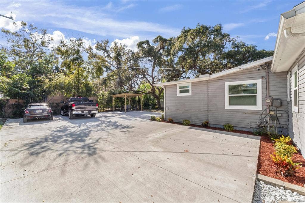 8 BR in Tampa