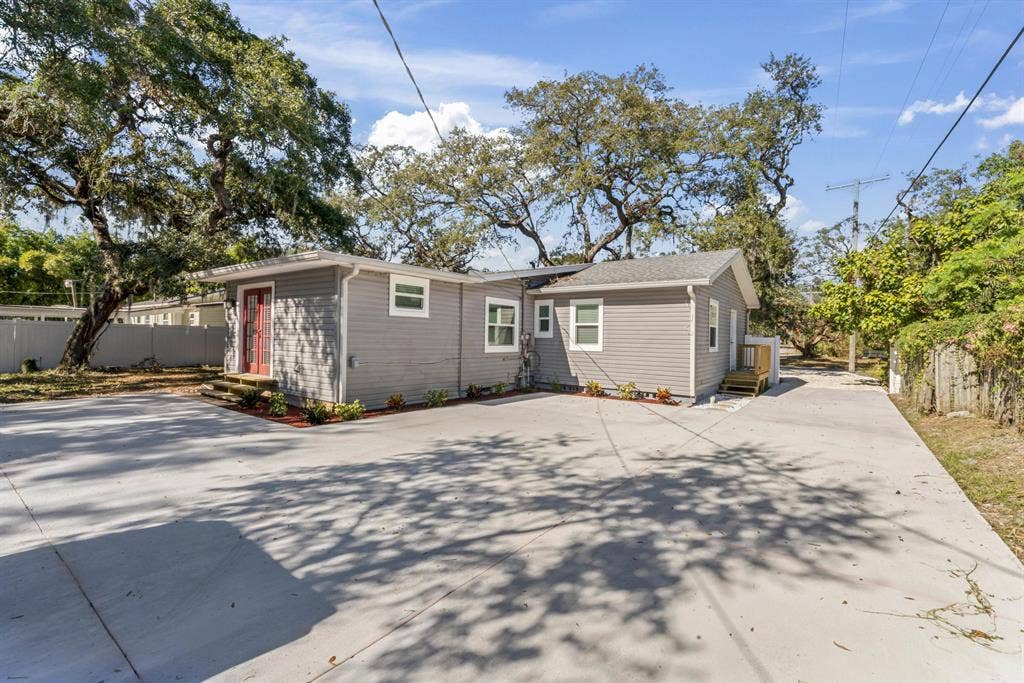 8 BR in Tampa