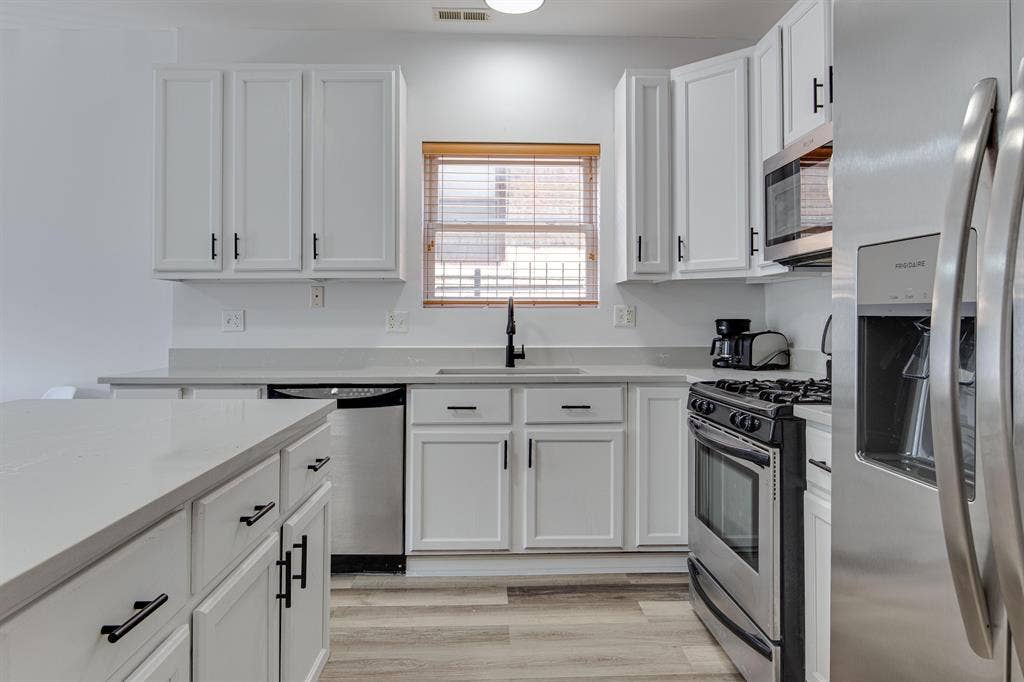 2 BR in Chicago