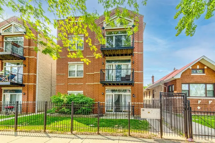 2 BR in Chicago