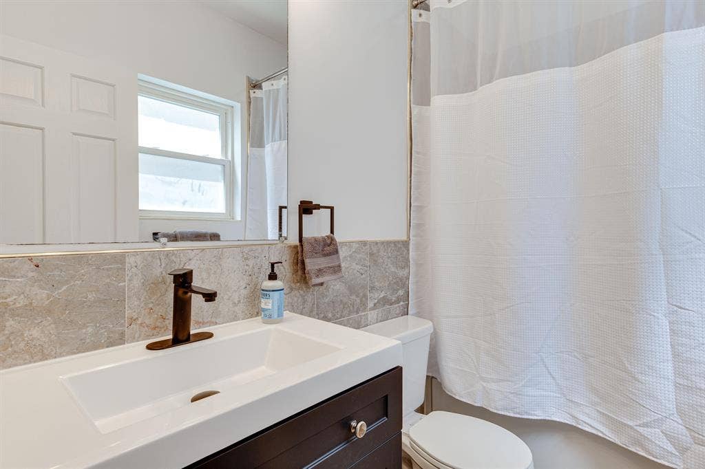 2 BR in Chicago