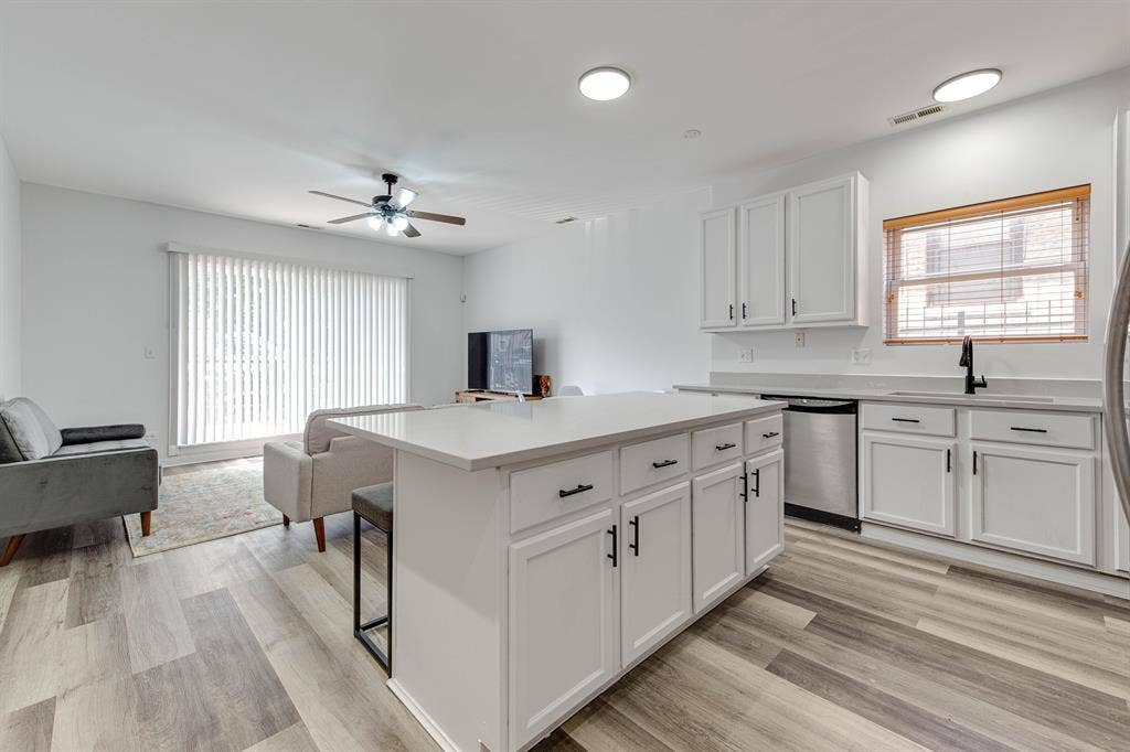 2 BR in Chicago