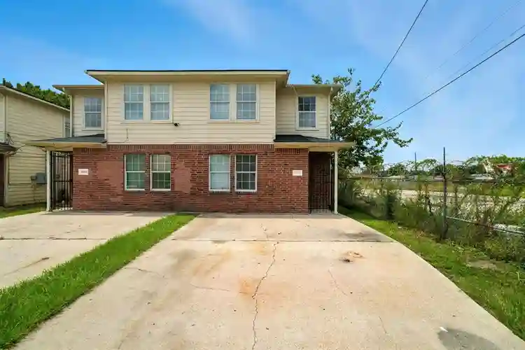 3 BR in Houston