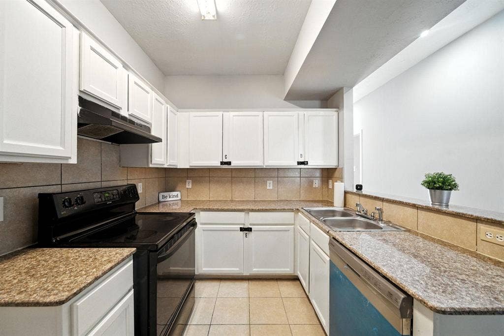 3 BR in Houston