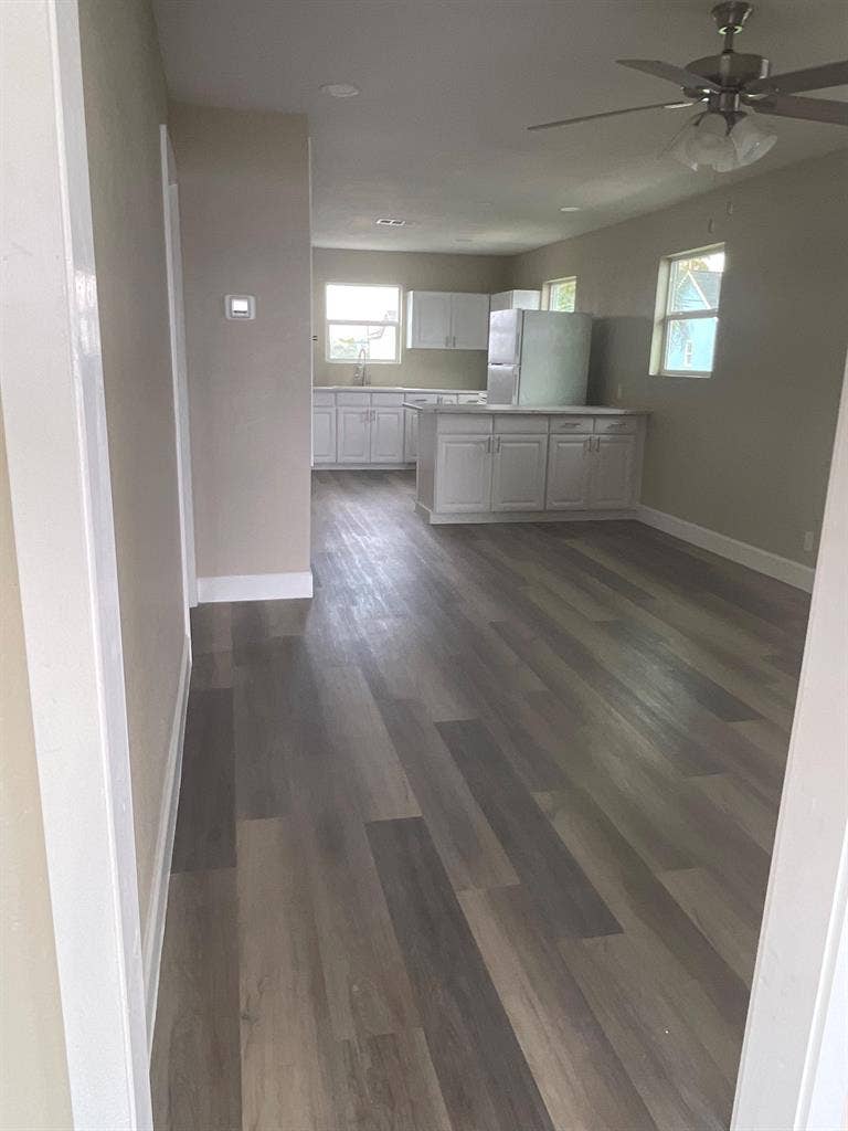2 BR in Hitchcock