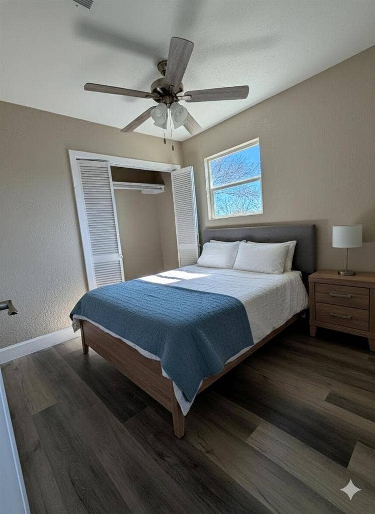 2 BR in Hitchcock