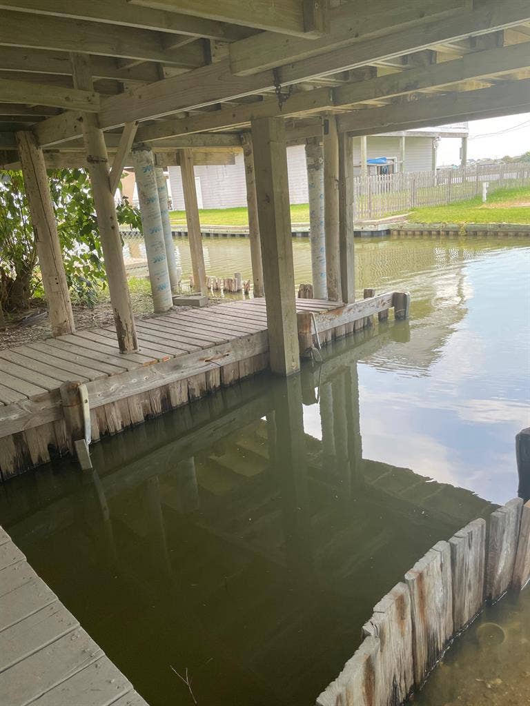 2 BR in Hitchcock