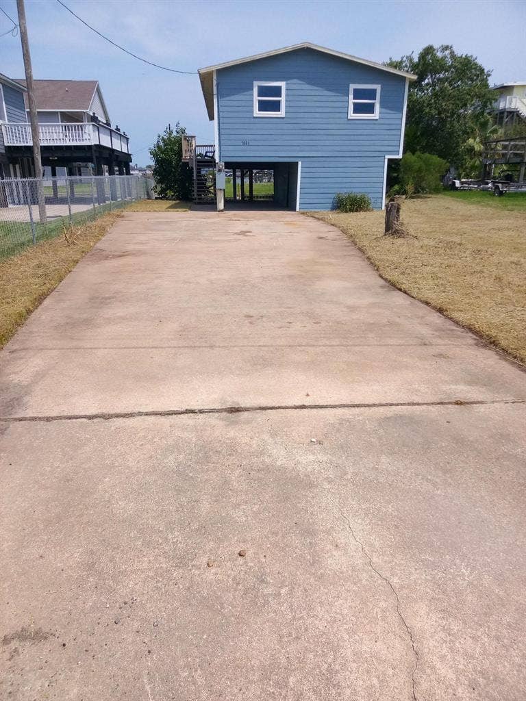 2 BR in Hitchcock