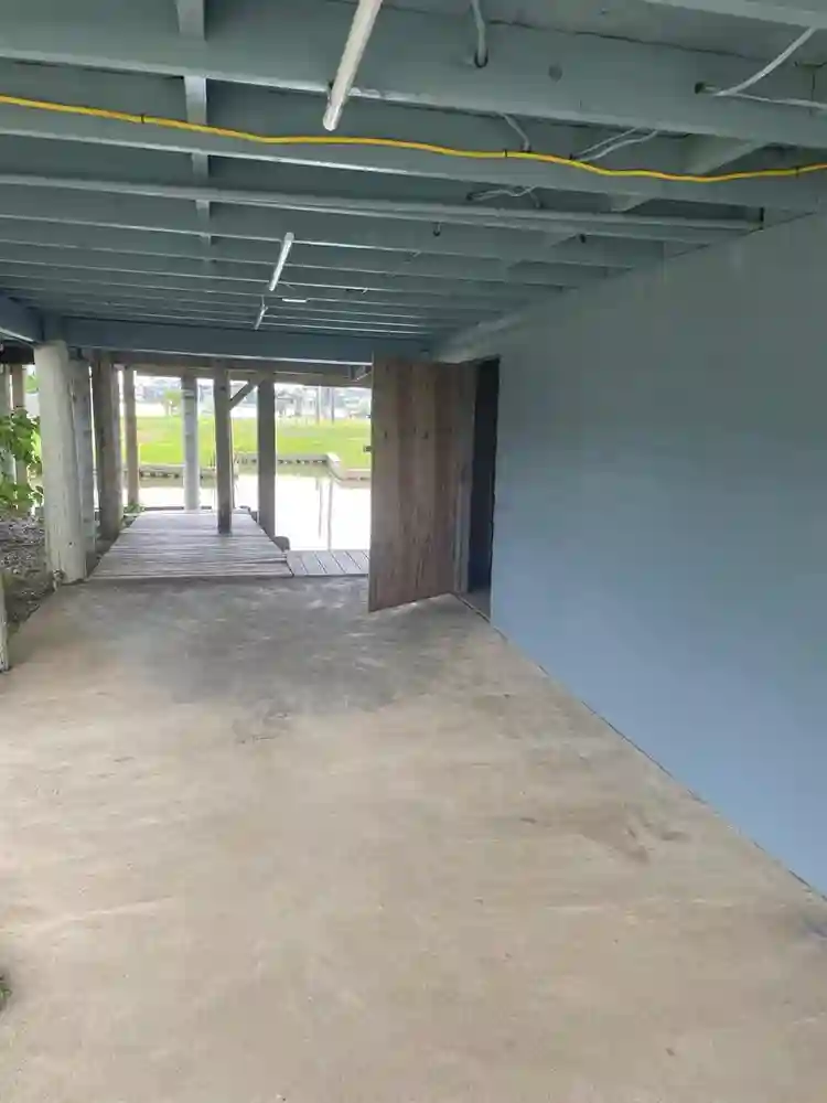 2 BR in Hitchcock