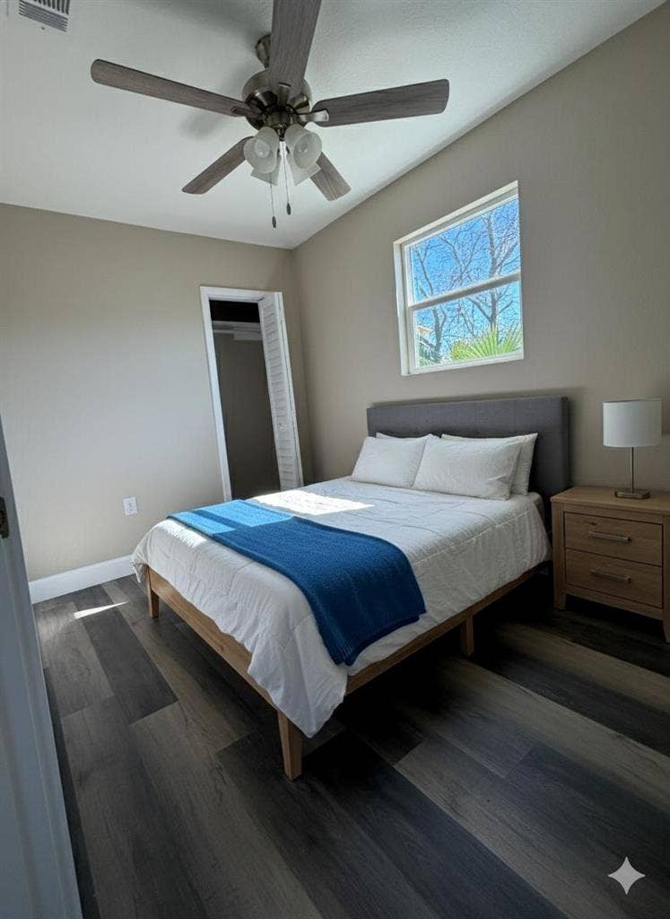 2 BR in Hitchcock