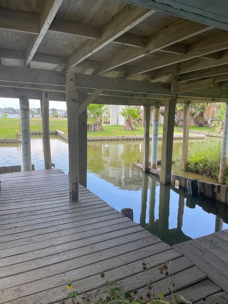 2 BR in Hitchcock