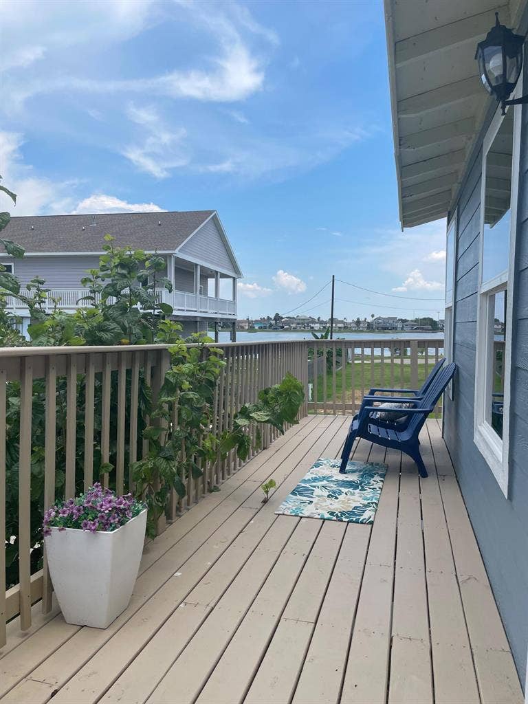 2 BR in Hitchcock