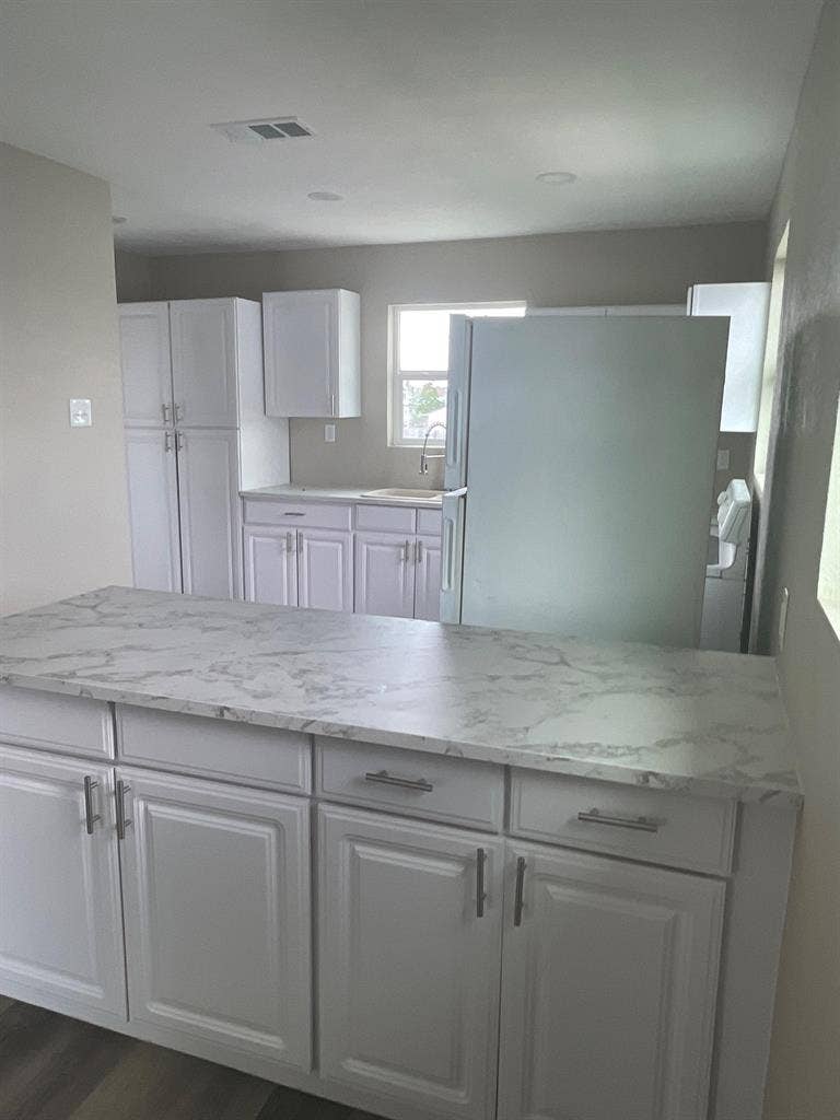 2 BR in Hitchcock