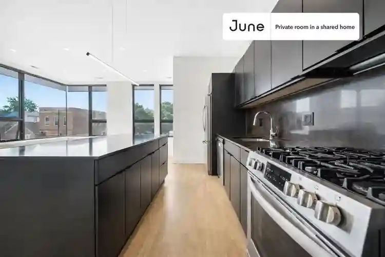 4 BR in Chicago