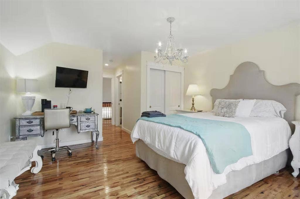 6 BR in Vancouver
