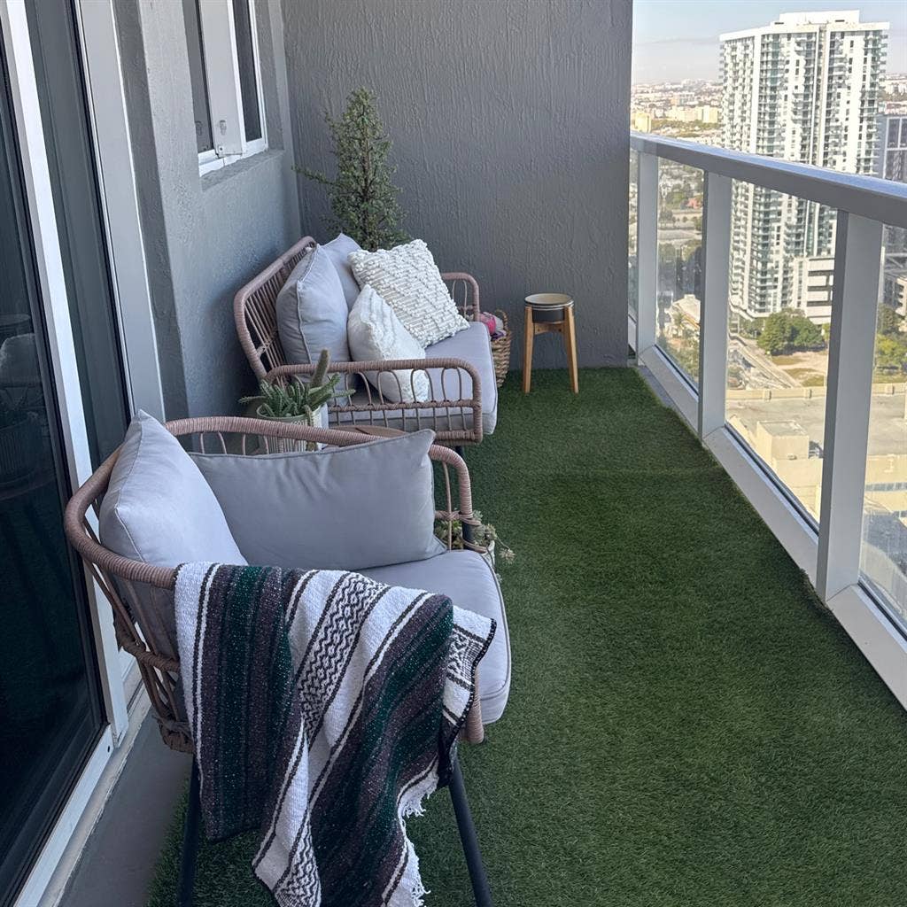 Den / Second bedroom Edgewater