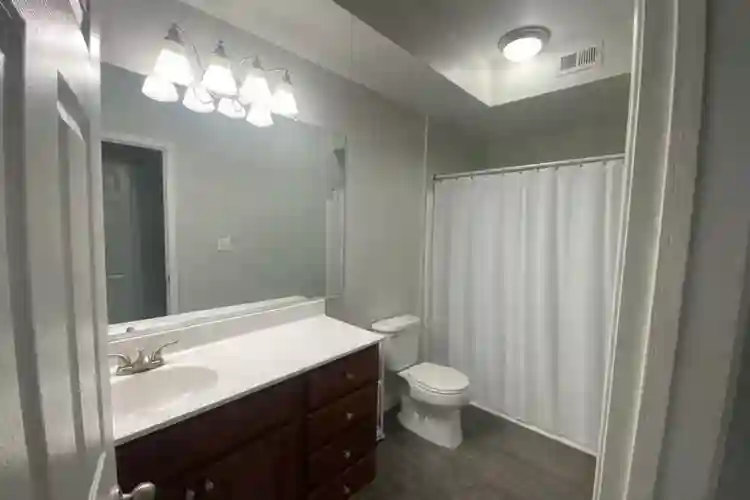 Master Bedroom and Private Bathroom