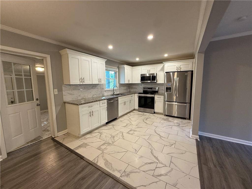 5 BR in Stone Mountain