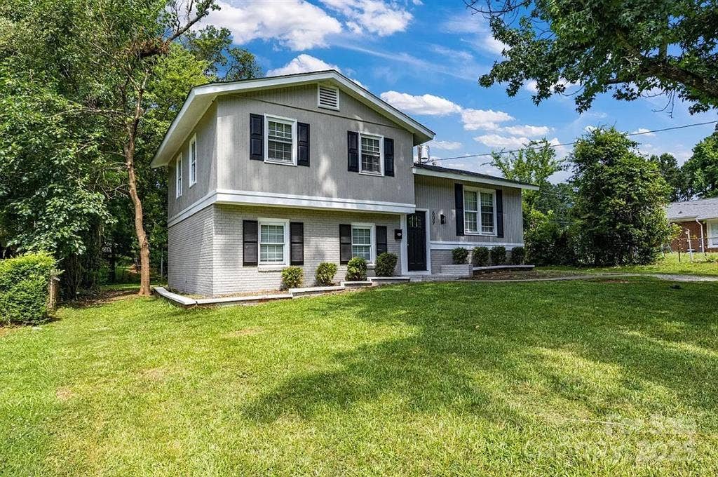 4 BR in Charlotte